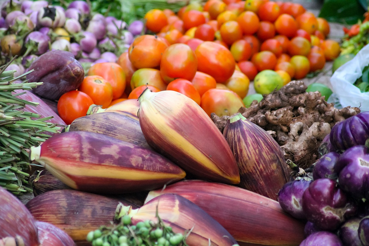 寮國美食指南 | 早市的新鮮水果和蔬菜