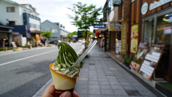 由布探訪：日本の温泉街を巡る料理と文化の旅