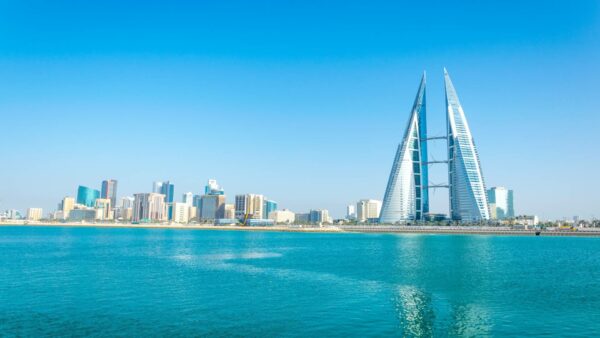 السيطرة على بوابة المنامة: دليل المسافر إلى مطار البحرين الدولي